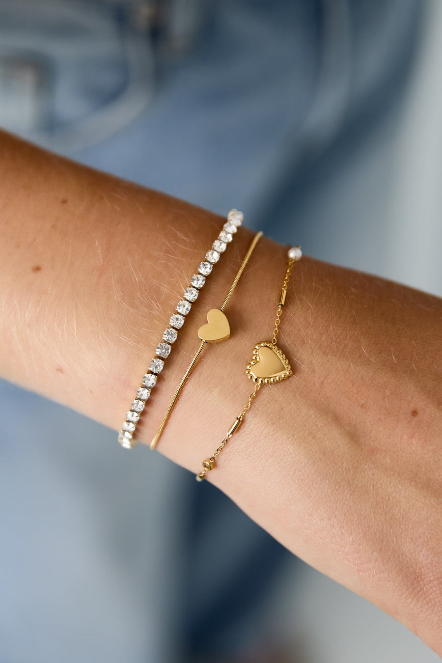 Heart & Zirconia Bracelet · gold · model